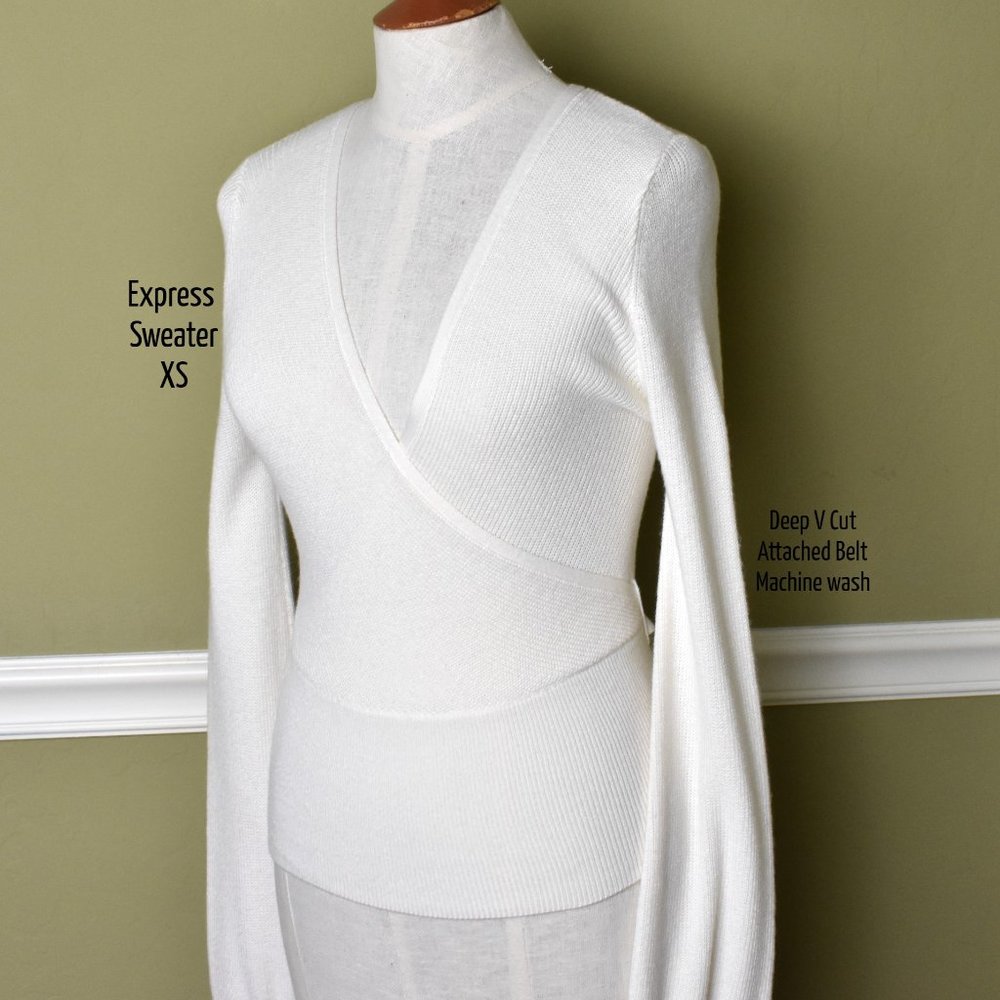 EXPRESS Sweater xs Cream Deep V Neck Long Sleeve with Belt